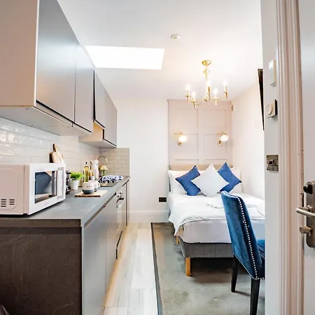 Modern Studio-rathmines-kitchen, Wifi & Washer