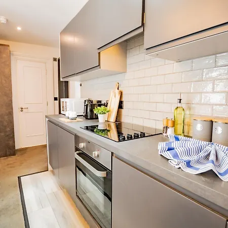 Modern Studio-rathmines-kitchen, Wifi & Washer Apartment