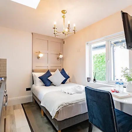Apartment Modern Studio-rathmines-kitchen, Wifi & Washer